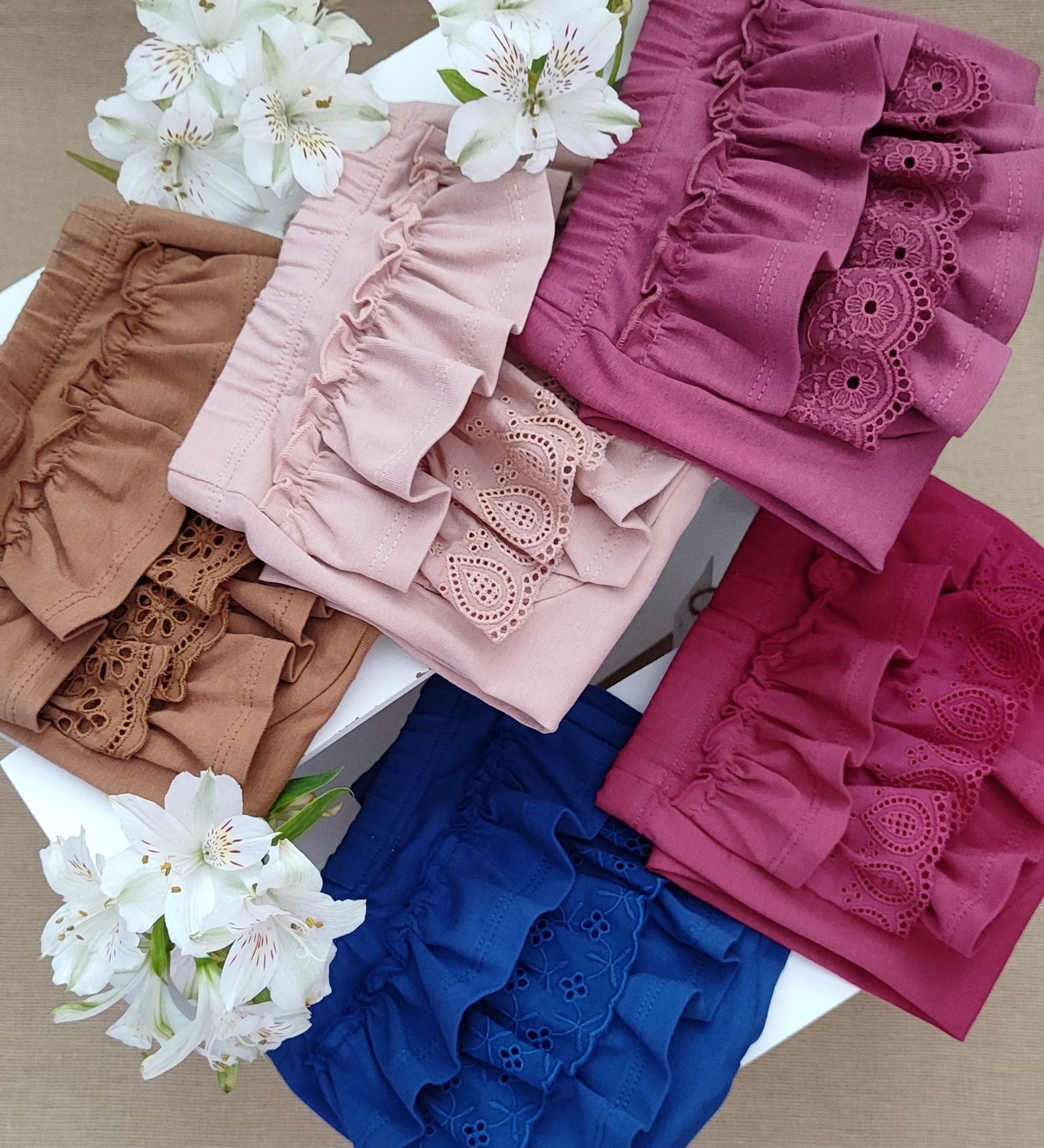 Leggings with frills