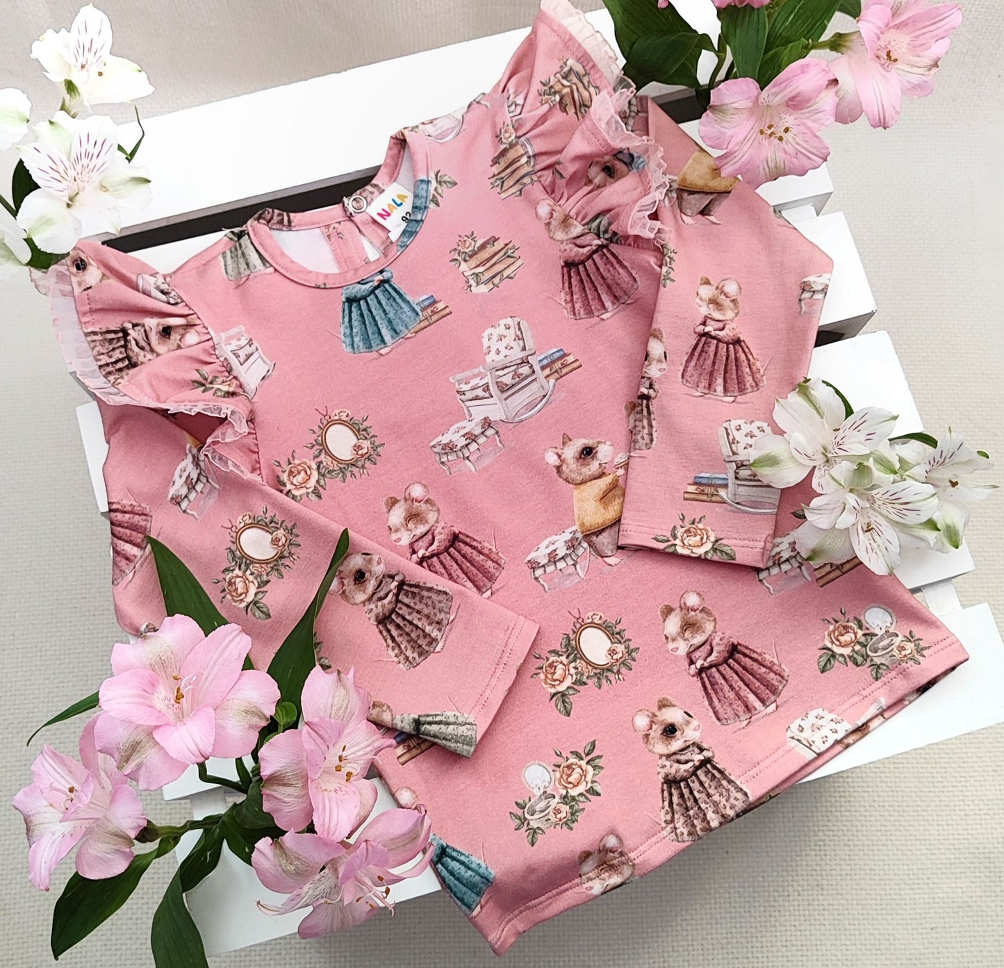 Retro mice top