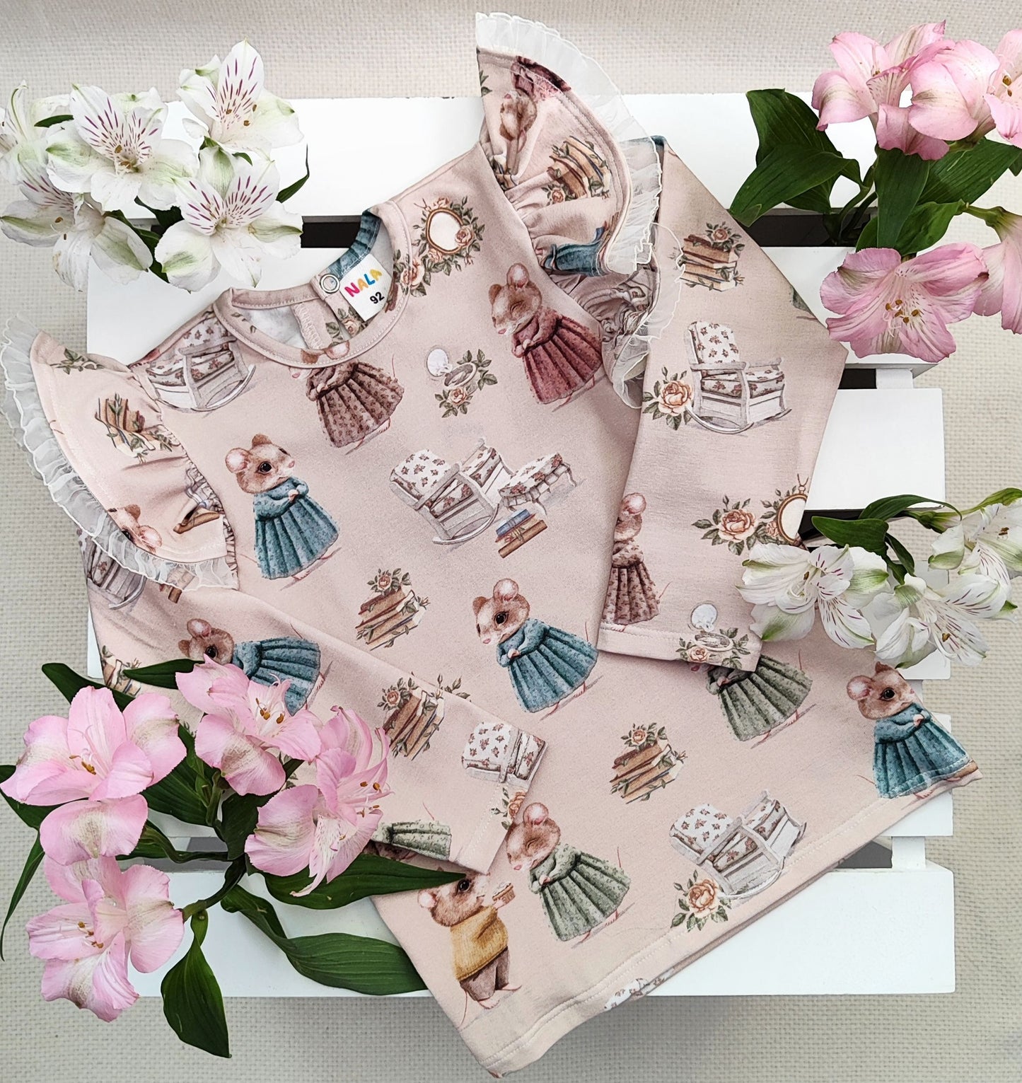 Retro mice top