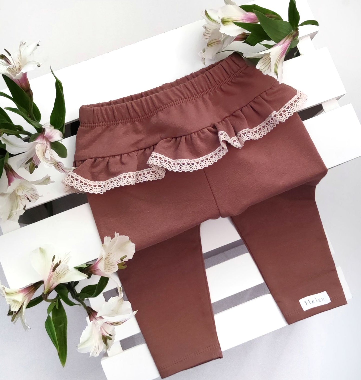 Loopback leggings with a frill