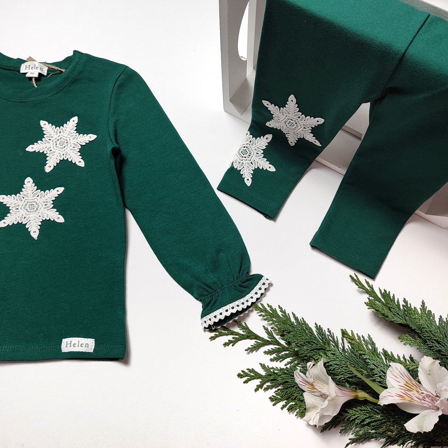 Snowflake set with top