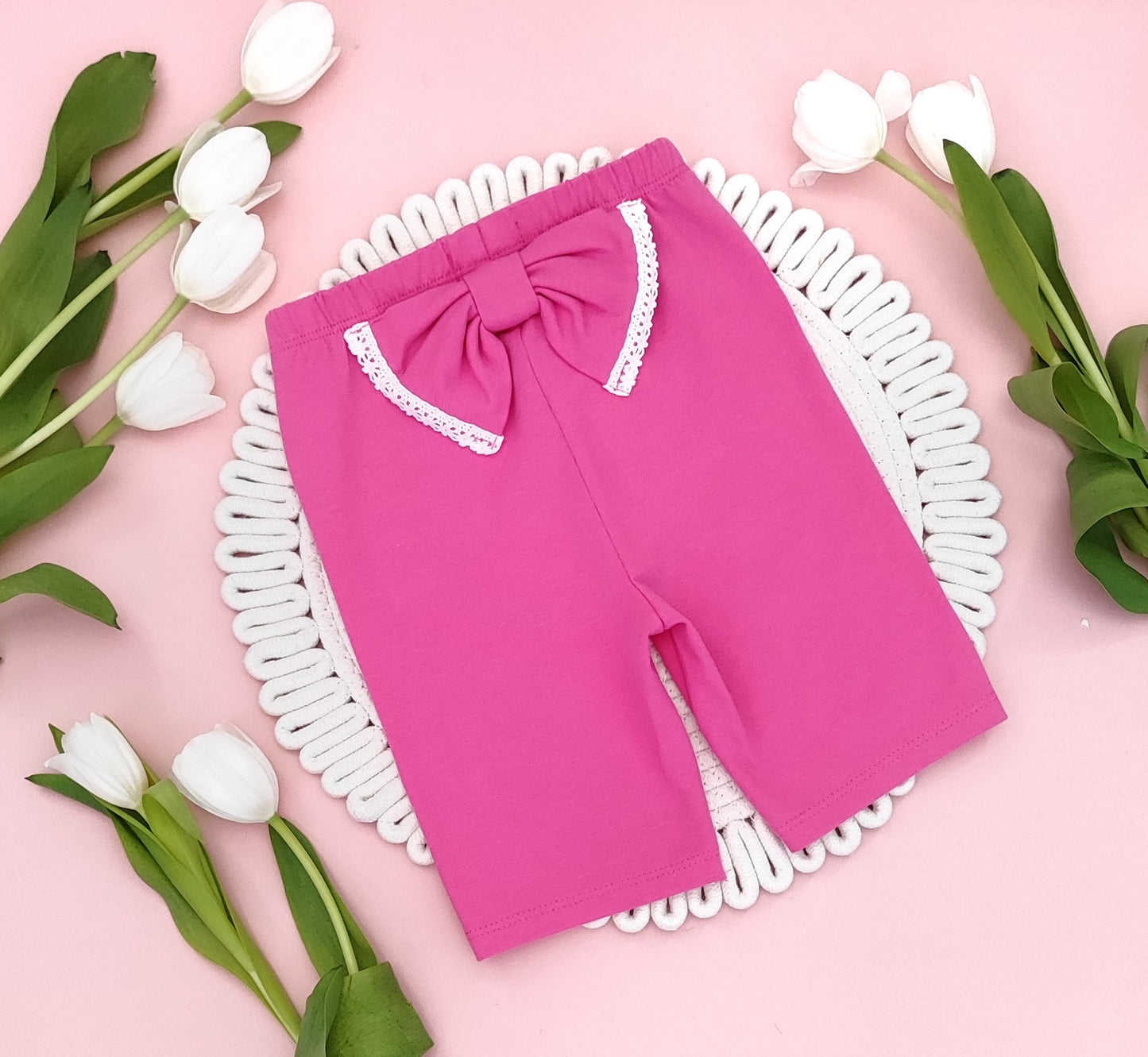One colour cycling shorts with a bow