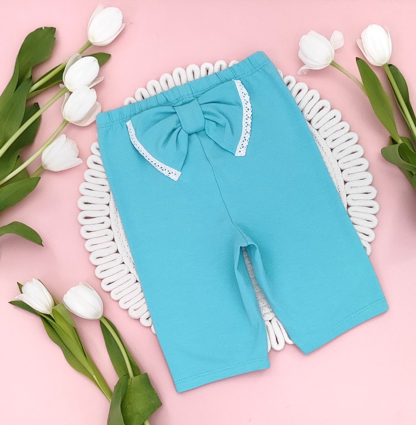 One colour cycling shorts with a bow