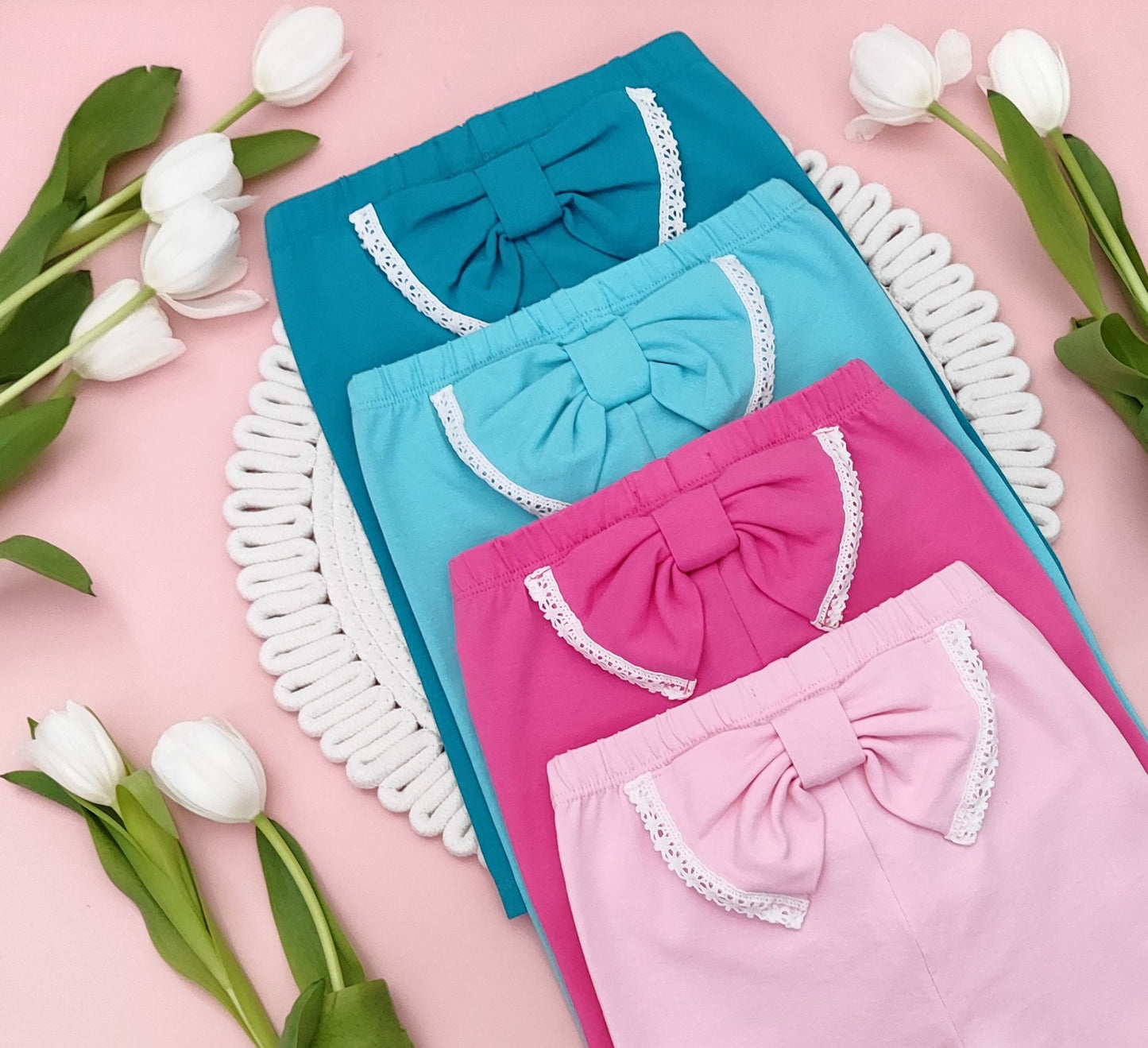 One colour cycling shorts with a bow