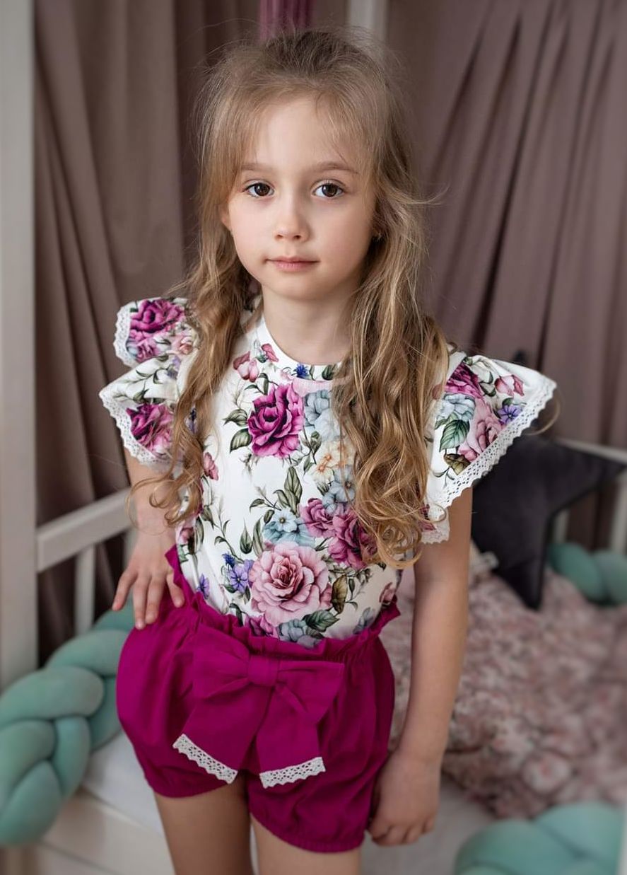 Amaranth roses top