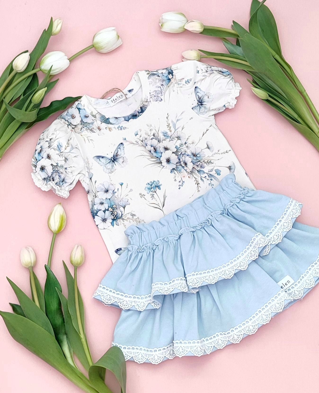 Bloomers with lace trim