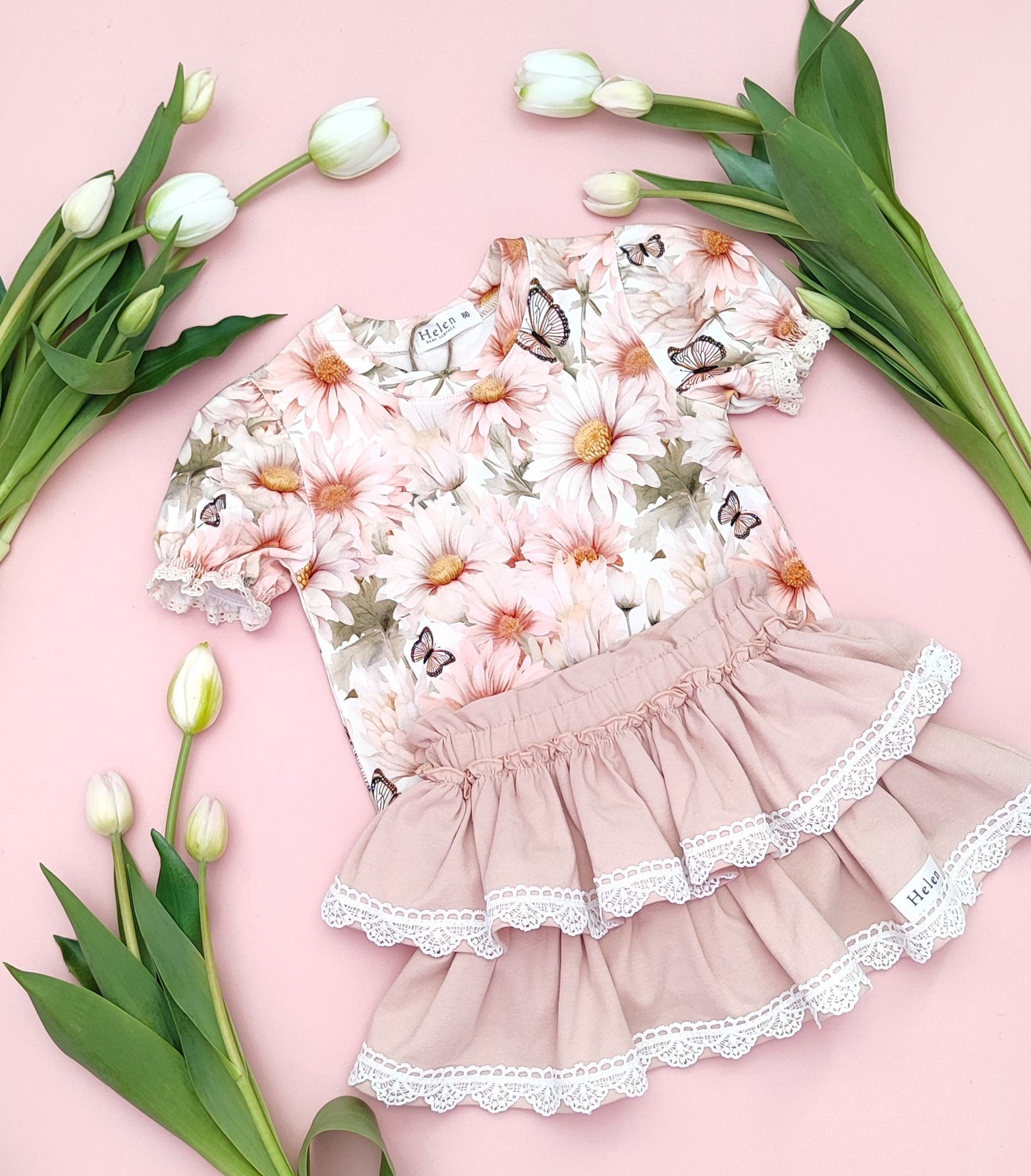 Bloomers with lace trim