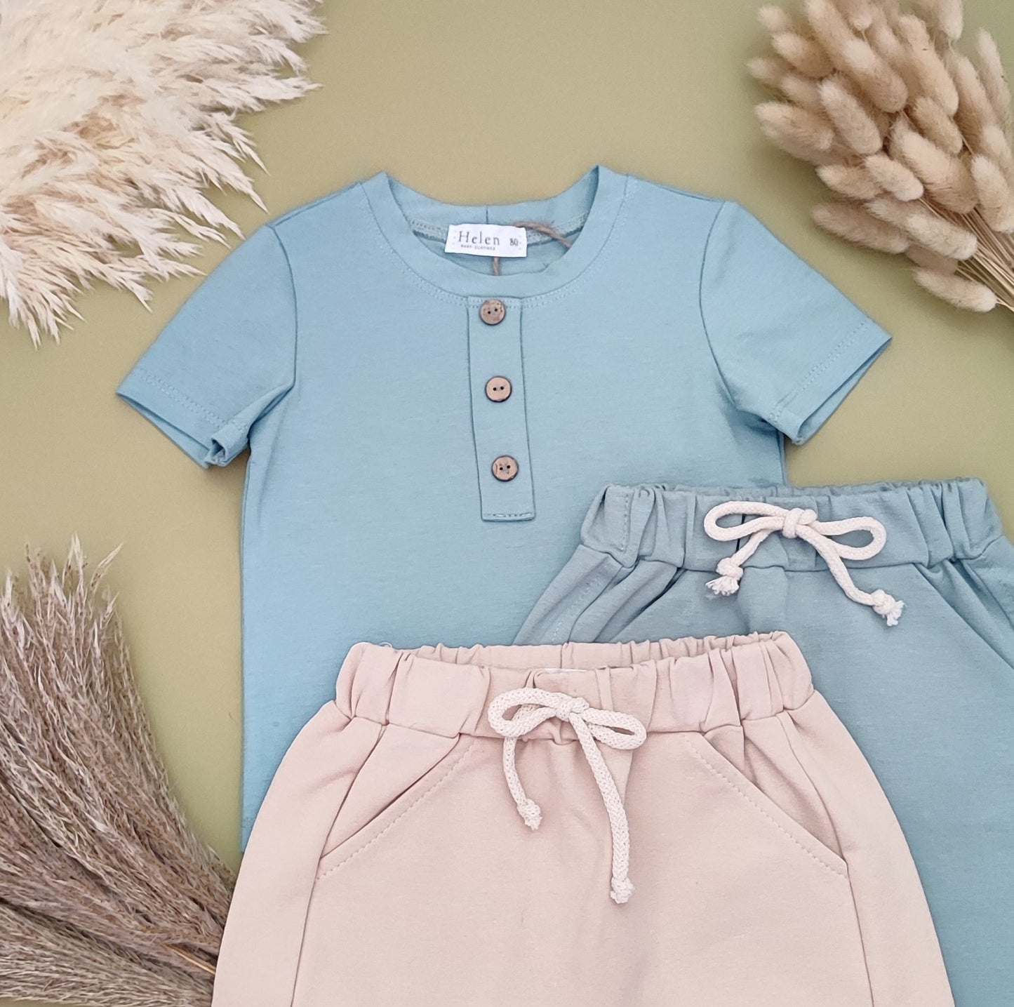 Short sleeve top with buttons