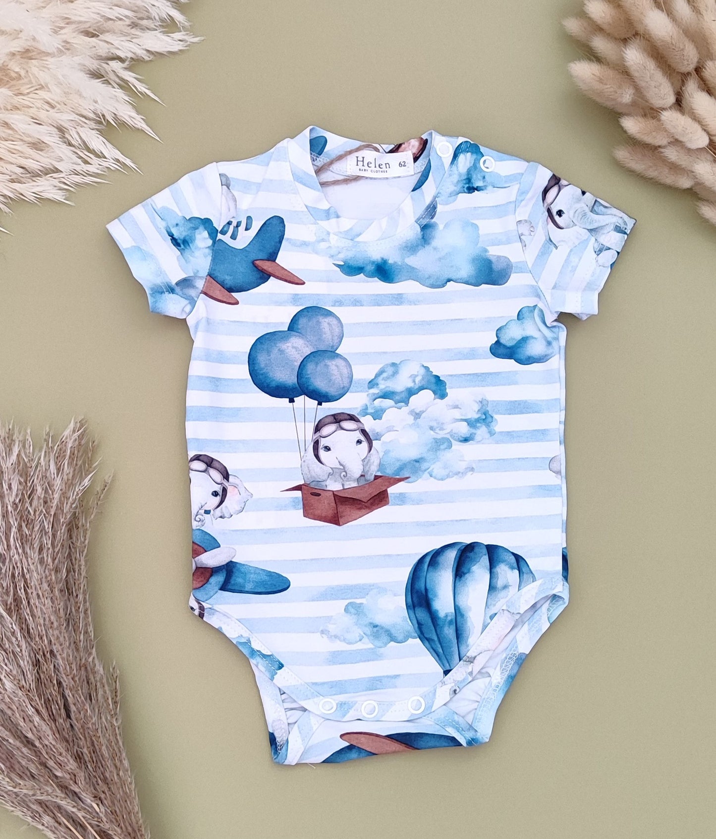 Short sleeve printed bodysuit