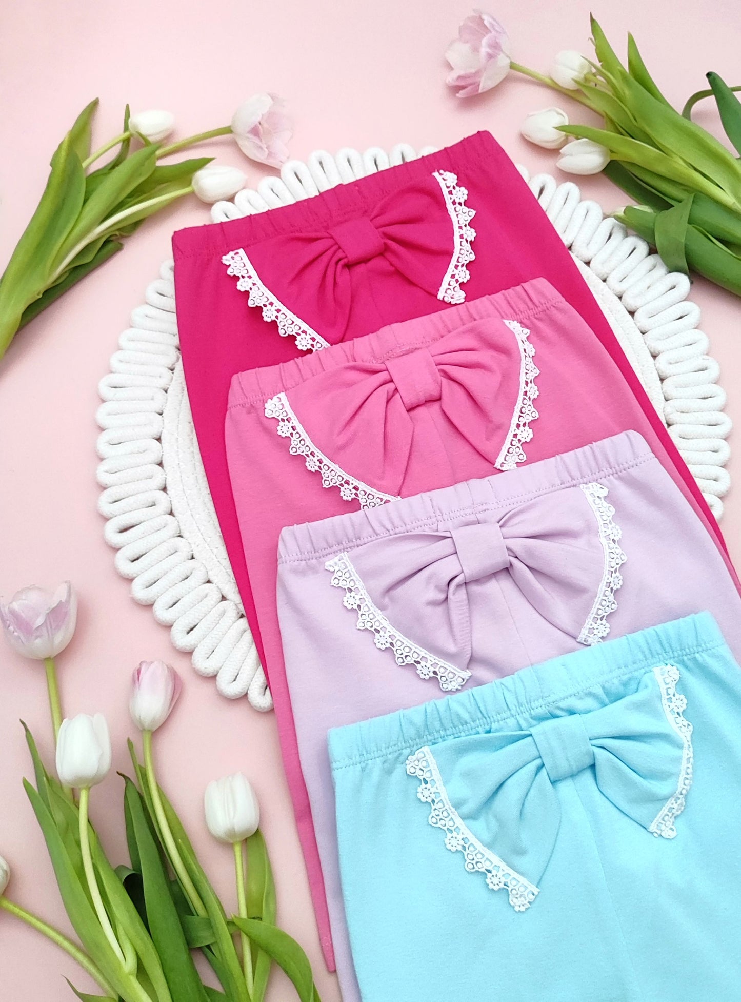 Cycling shorts with a bow