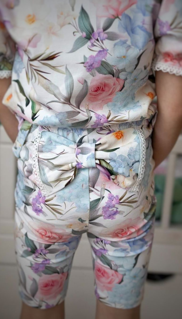 Rainbow garden cycling shorts with a bow