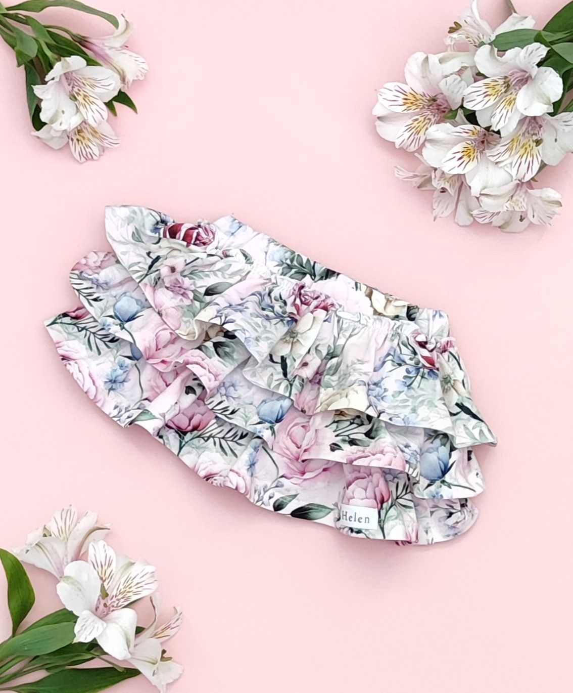 Blooming garden bloomers