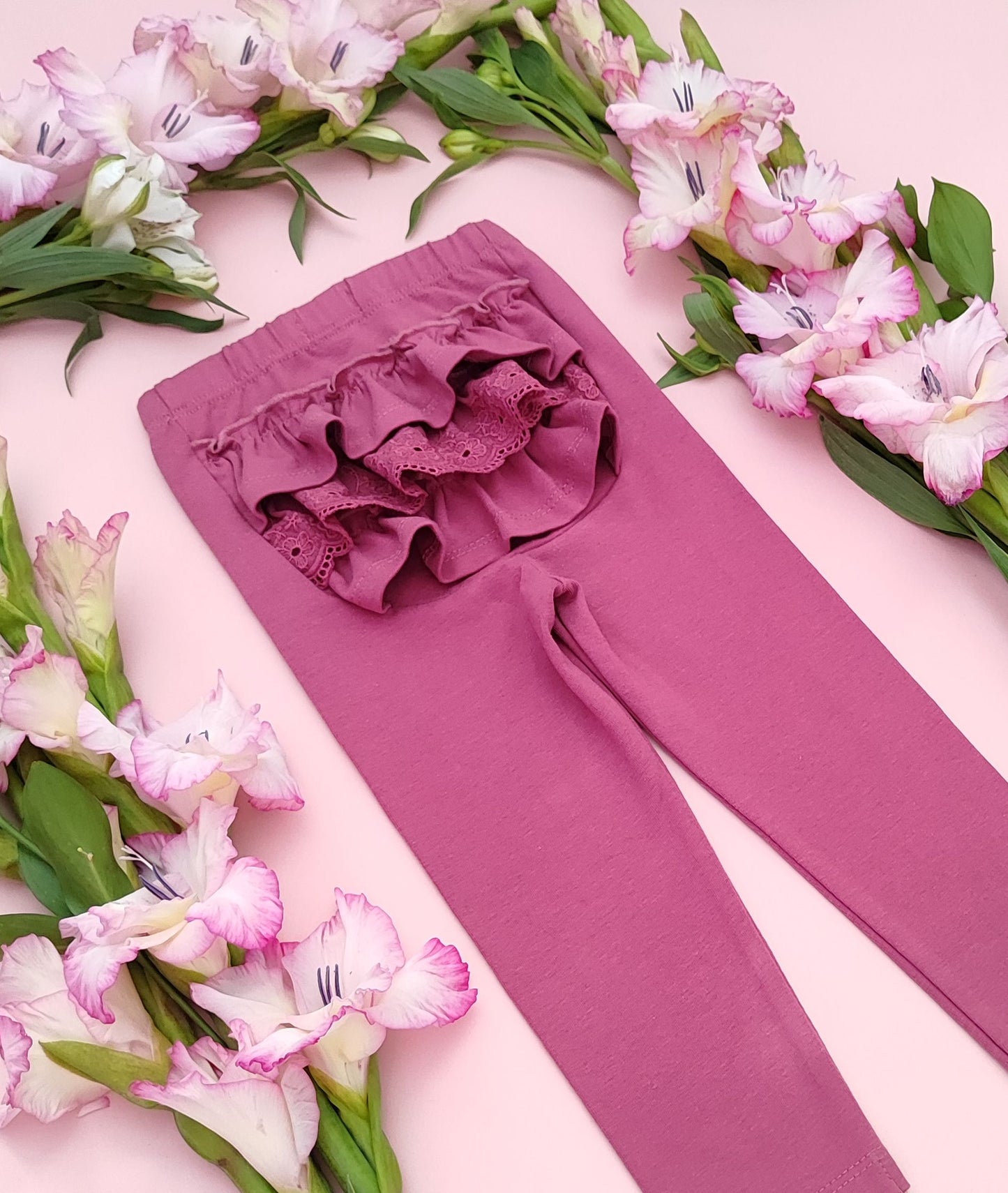 Leggings with frills