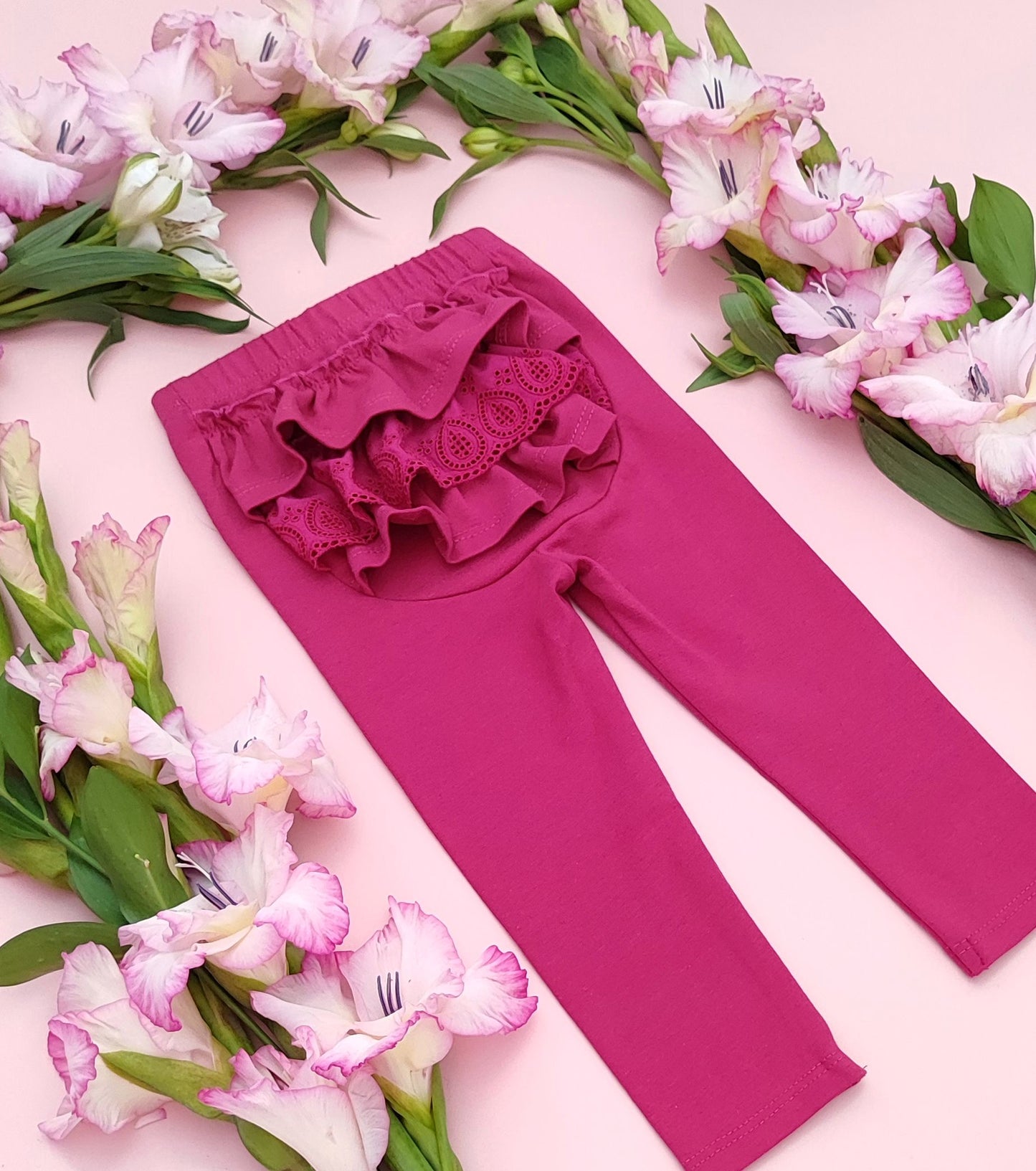 Leggings with frills