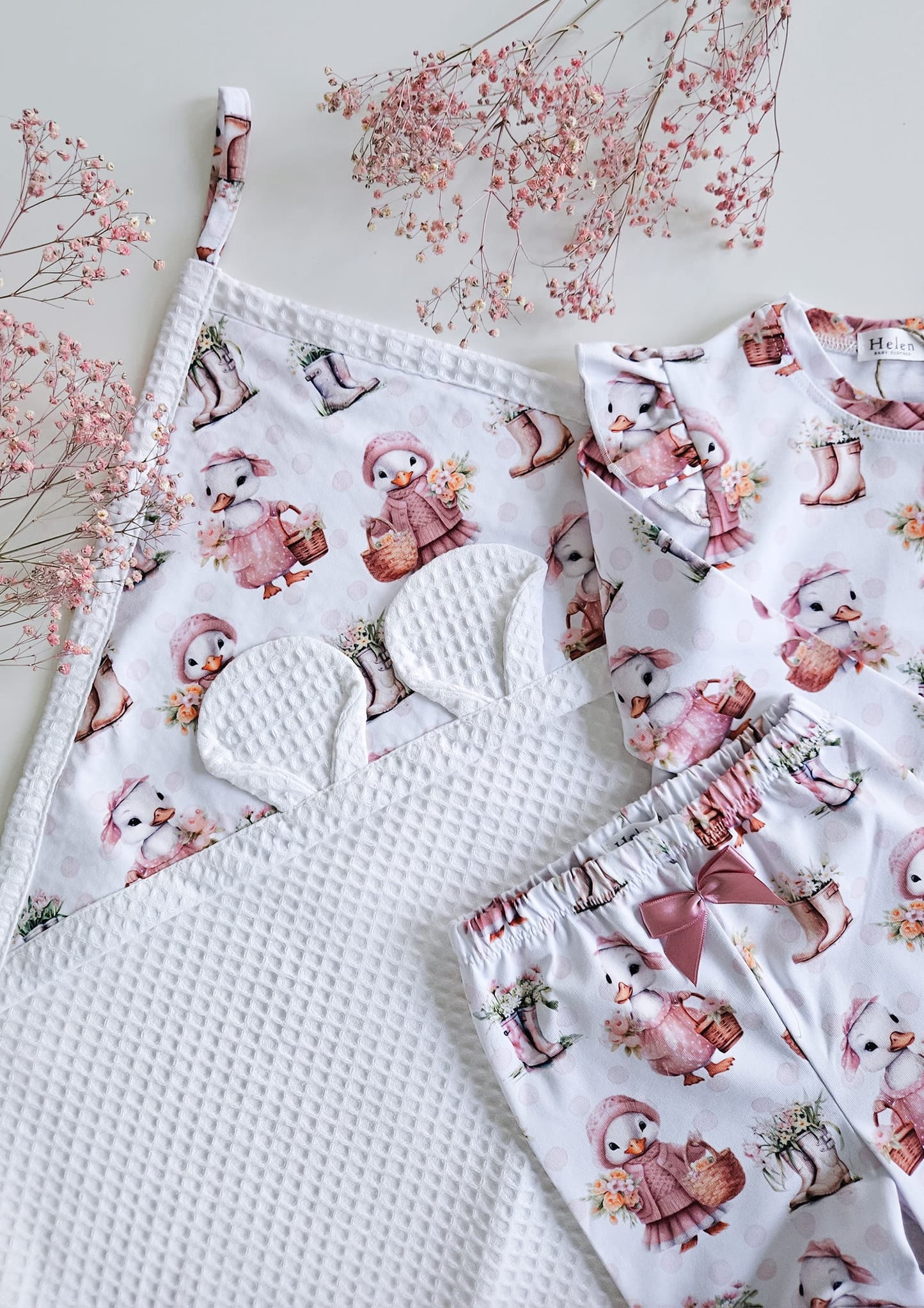 Cute ducks - hooded wrap