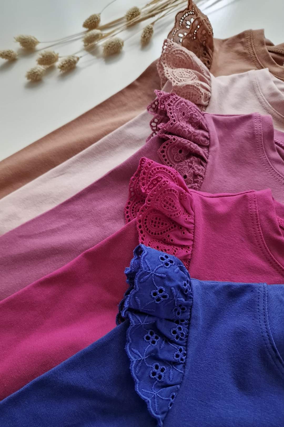 One colour top