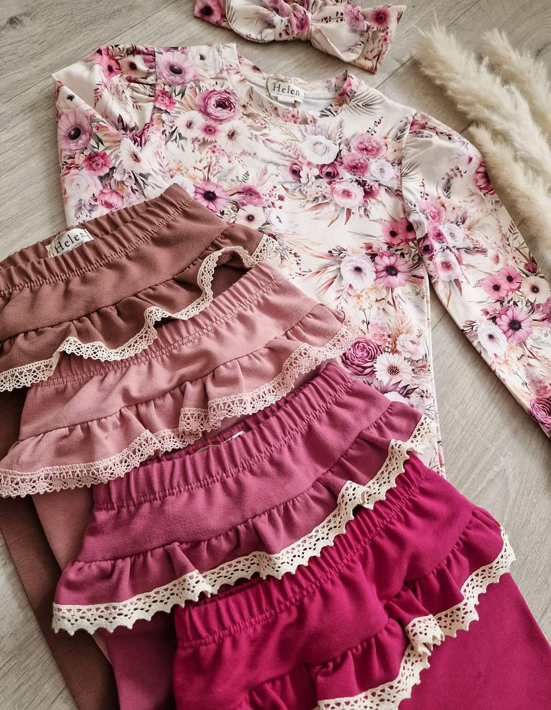 Loopback leggings with a frill