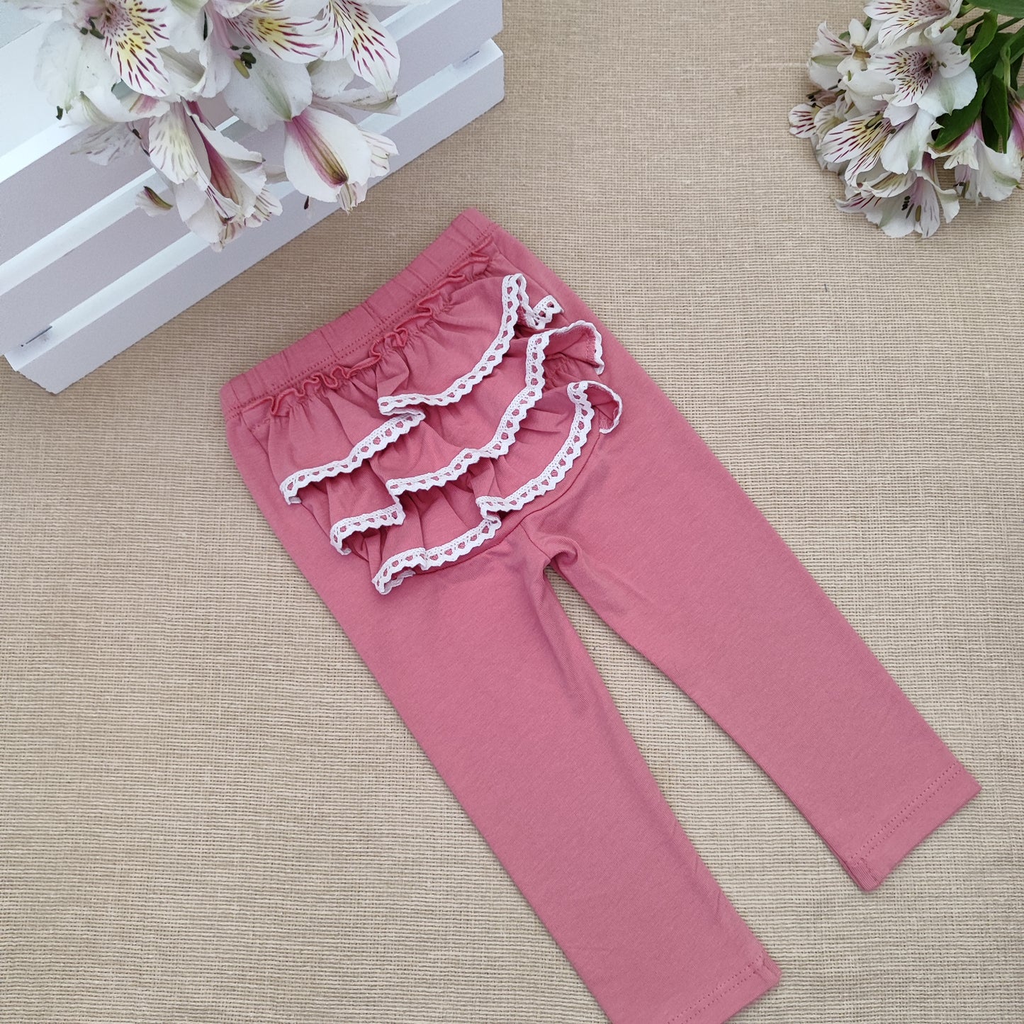Leggings with frills