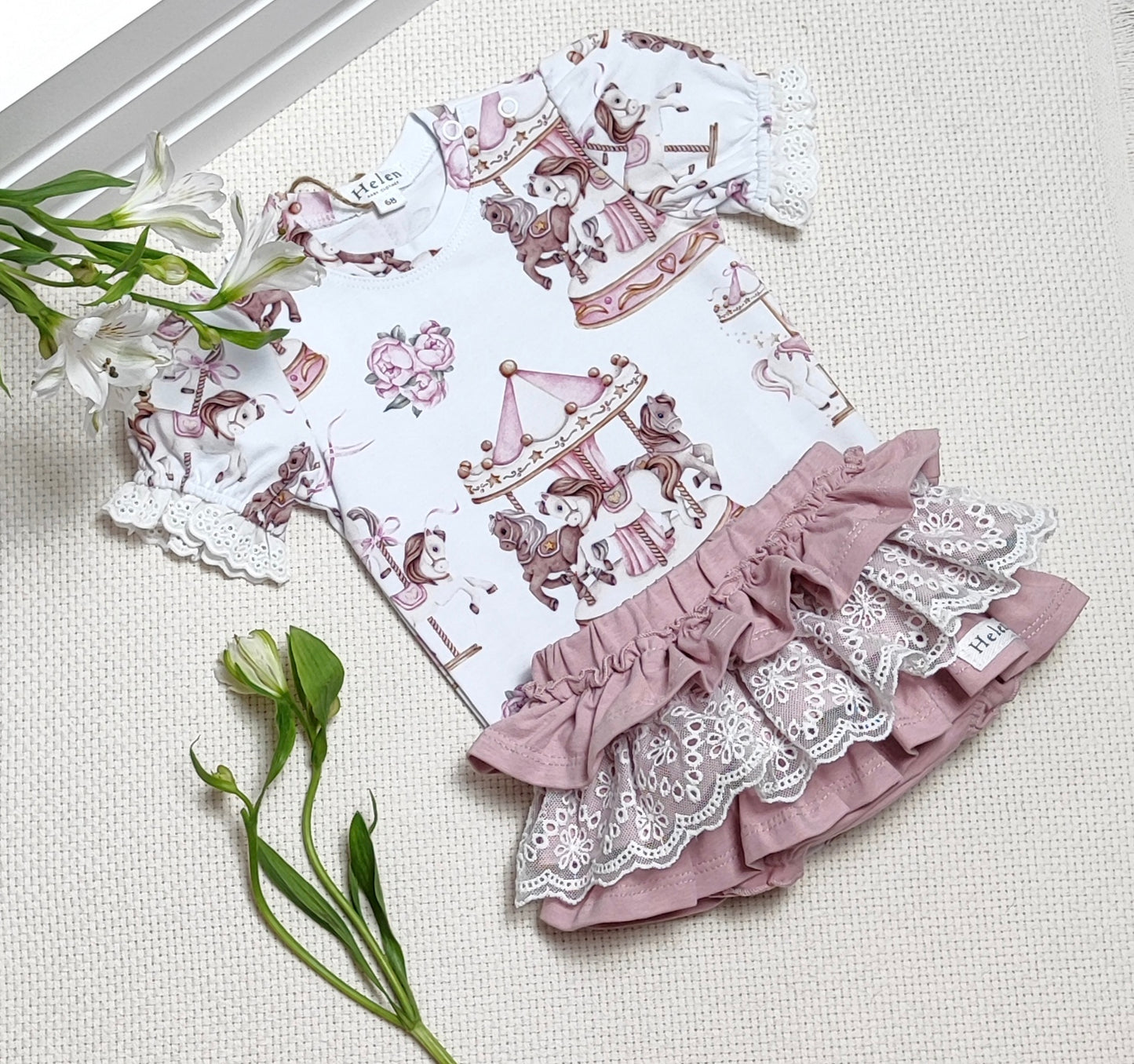 Animal theme short sleeve bodysuit