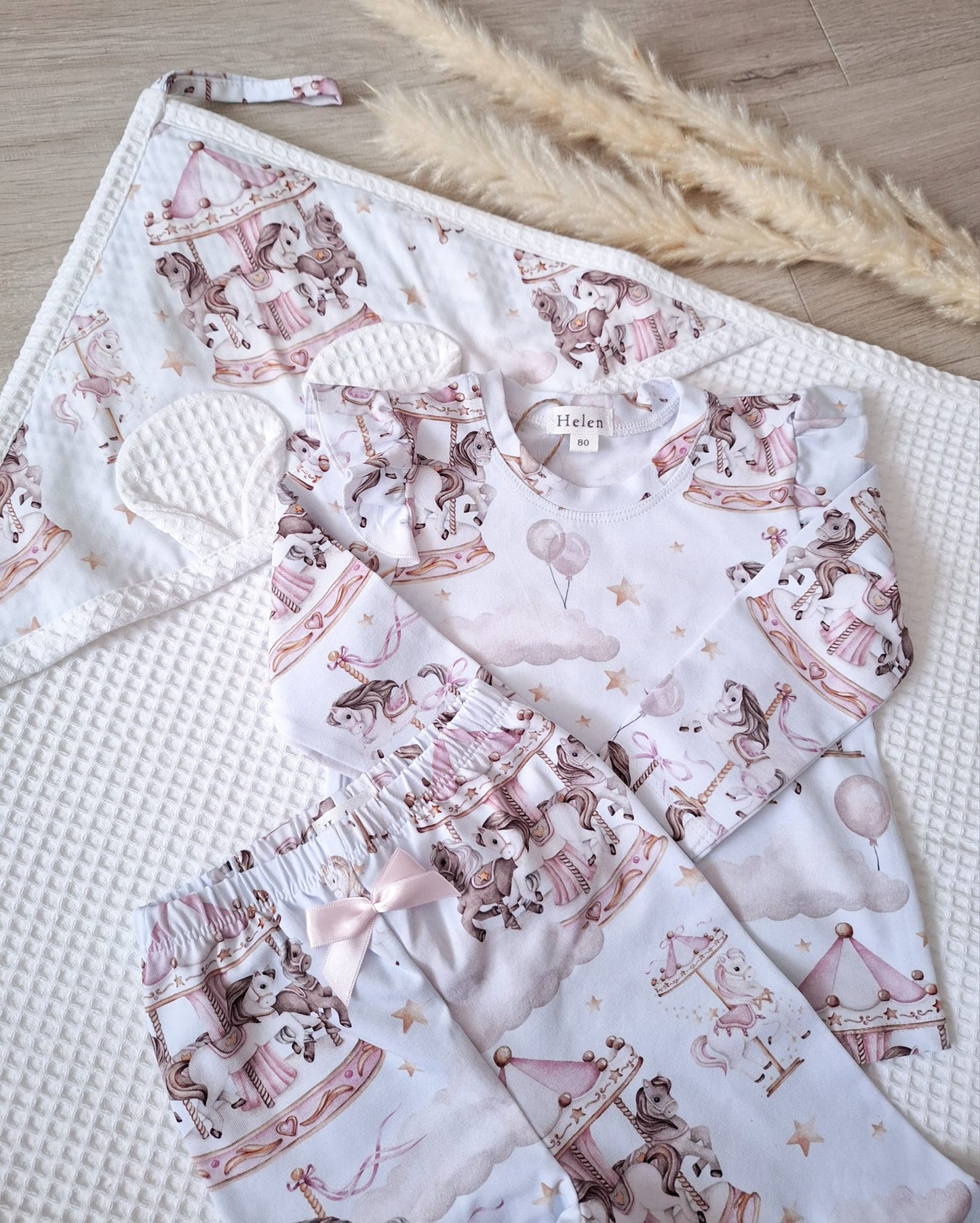 Carousel - hooded wrap